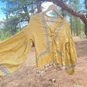 70s style bell puff sleeve